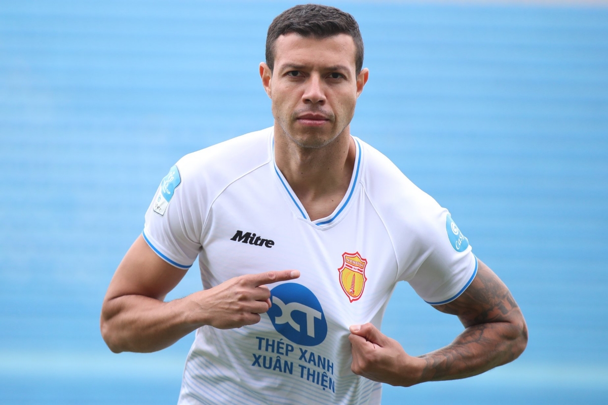 Tân binh Lucas của CLB Nam Định Tan binh Lucas cua CLB Nam dinh