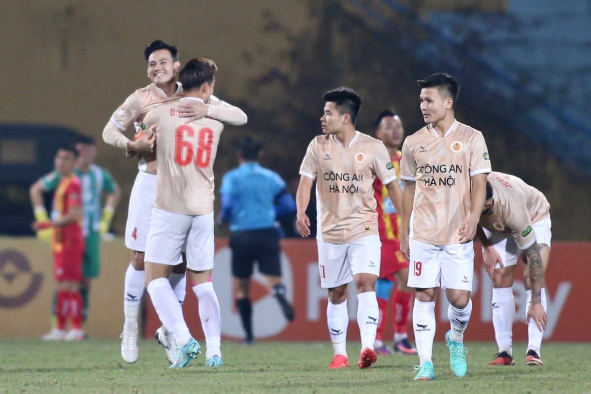 Dàn sao tuyển Việt Nam giúp HLV Kiatisuk thắng 3 trận liên tiếp 2