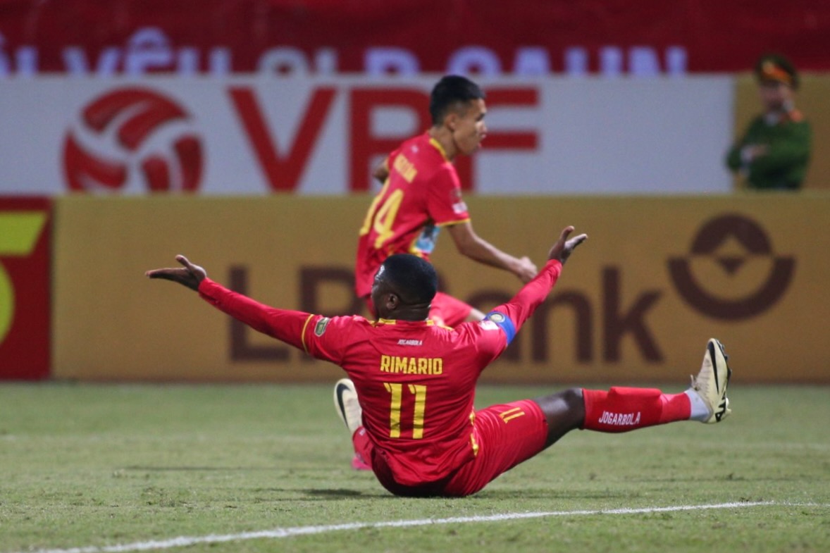 Dàn sao tuyển Việt Nam giúp HLV Kiatisuk thắng 3 trận liên tiếp 3