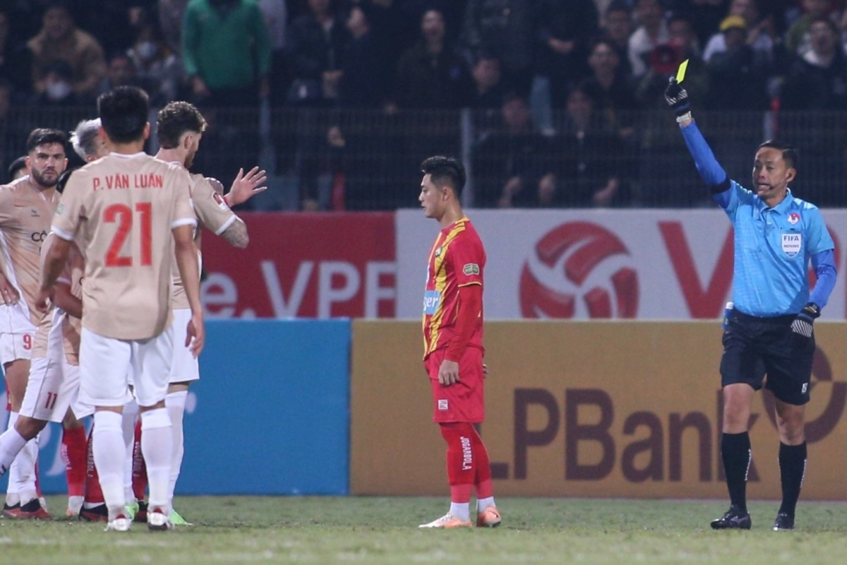 Dàn sao tuyển Việt Nam giúp HLV Kiatisuk thắng 3 trận liên tiếp 4