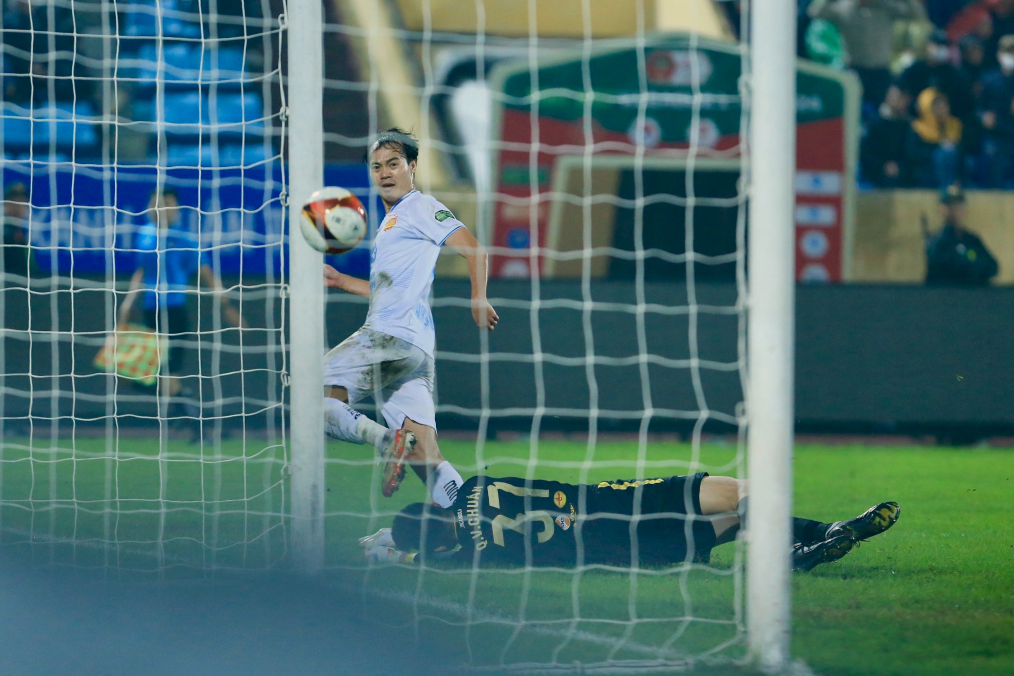 Nam Định vs Hà Nội tạo ra màn rượt đuổi kịch tính nhất VLeague 2 Nam Định vs Hà Nội tạo ra màn rượt đuổi kịch tính nhất VLeague 2