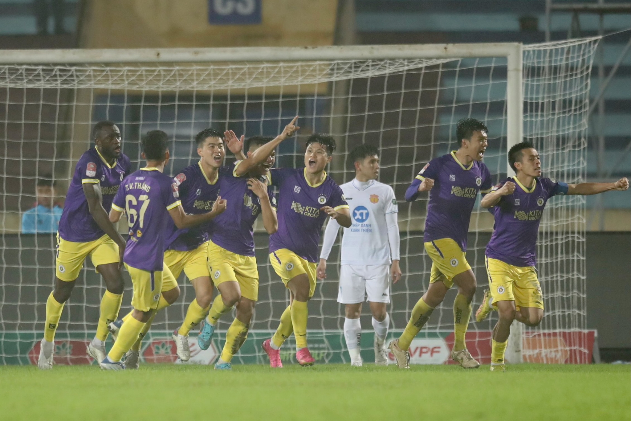 Nam Định vs Hà Nội tạo ra màn rượt đuổi kịch tính nhất VLeague 5 Nam Định vs Hà Nội tạo ra màn rượt đuổi kịch tính nhất VLeague 5