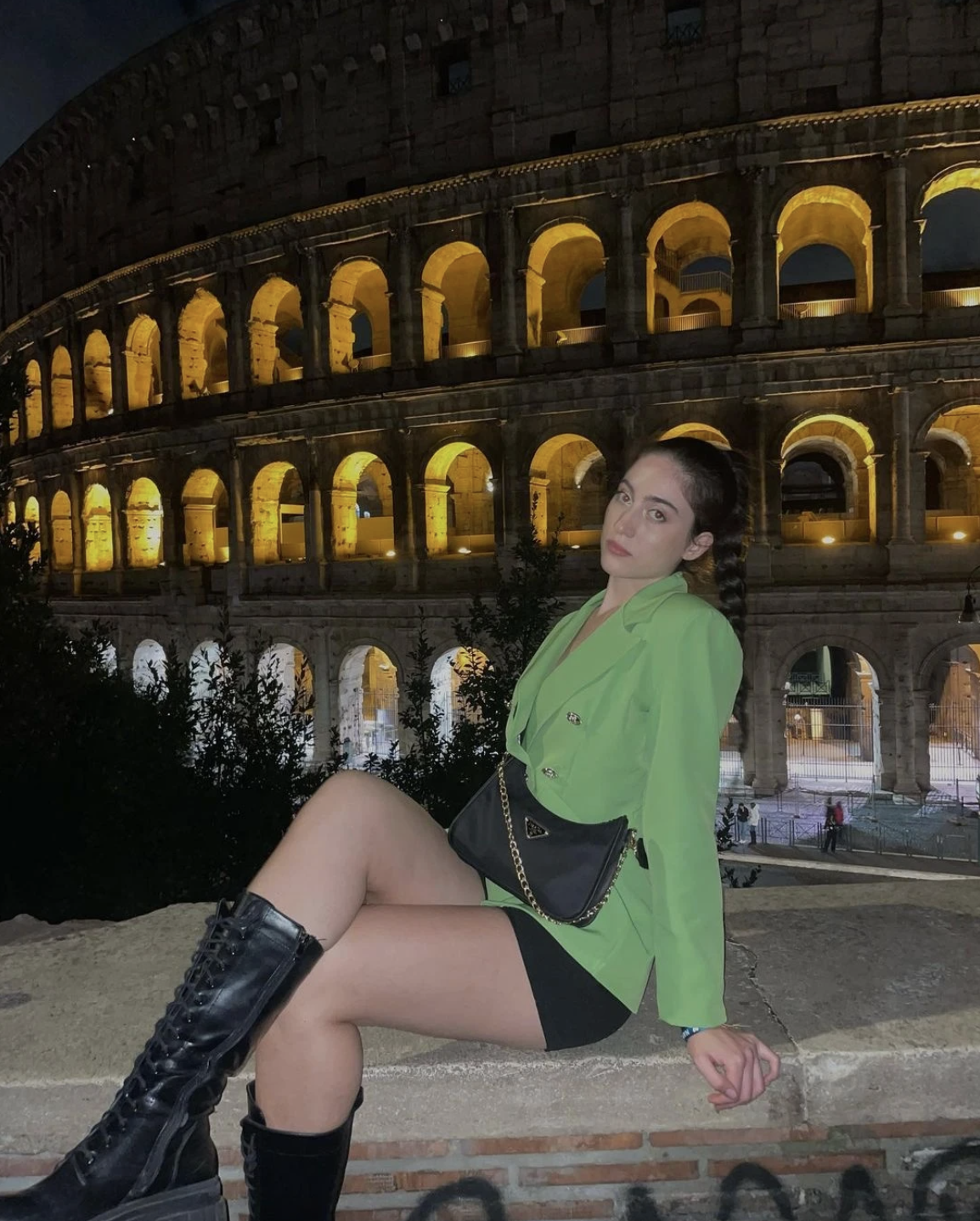 Siêu mẫu 20 tuổi bất chấp định kiến để trở thành trọng tài 7