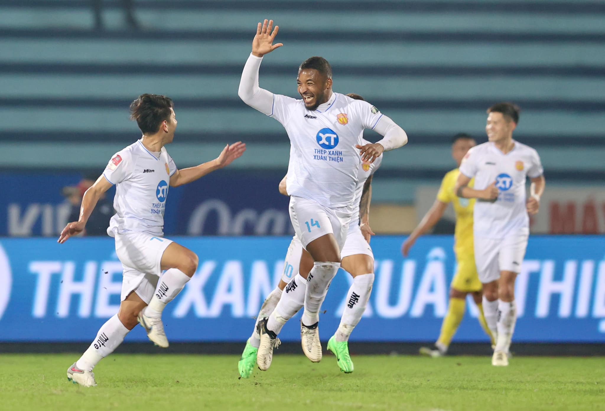 CLB Nam Định tái lập thành tích ấn tượng tại VLeague 202324 1