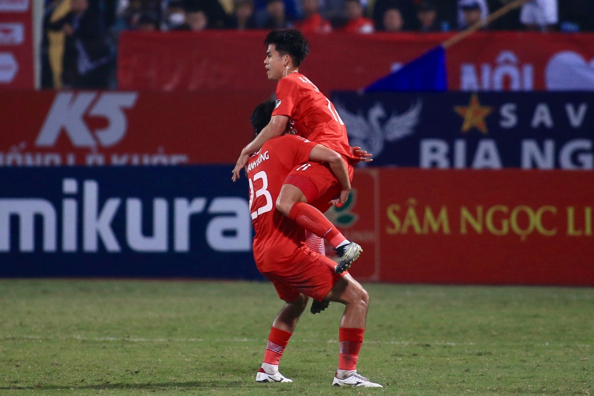 HLV Đức Thắng bày tỏ sau khi giành 3 điểm trước CAHN 1