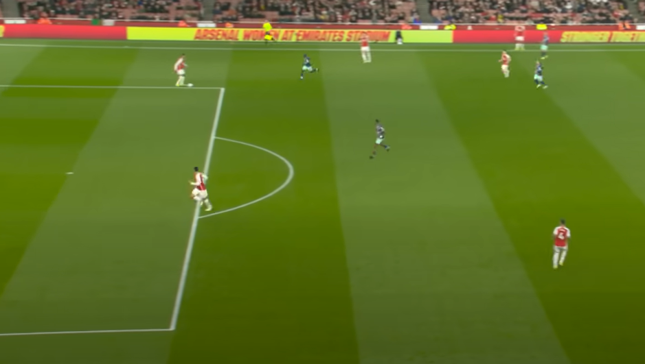 Cận cảnh sai lầm của Aaron Ramsdale trước Brentford 1