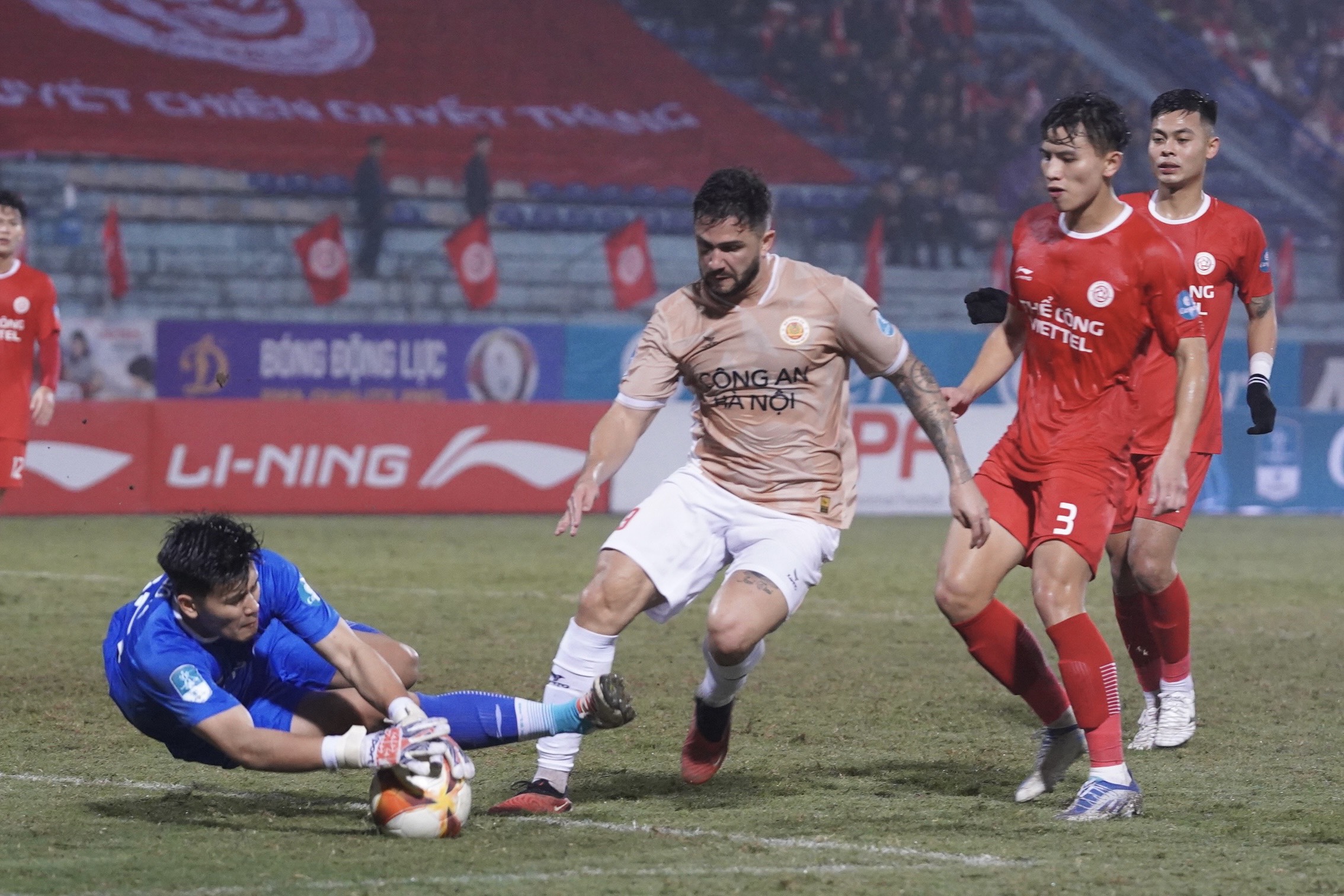 Vũ khí lợi hại giúp Thể Công Viettel liên tục đánh bại Công An Hà Nội 2 Vũ khí lợi hại giúp Thể Công Viettel liên tục đánh bại Công An Hà Nội 2