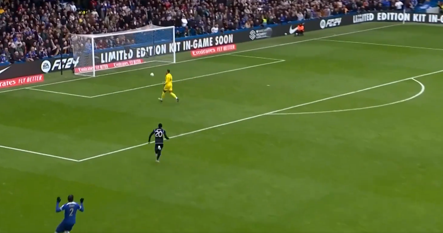 Nhìn lại sai lầm khó tin của Axel Disasi trước Leicester 5