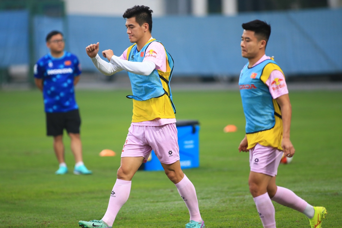 Tuyển Việt Nam tập bài độc, sẵn sàng đối phó Indonesia 3