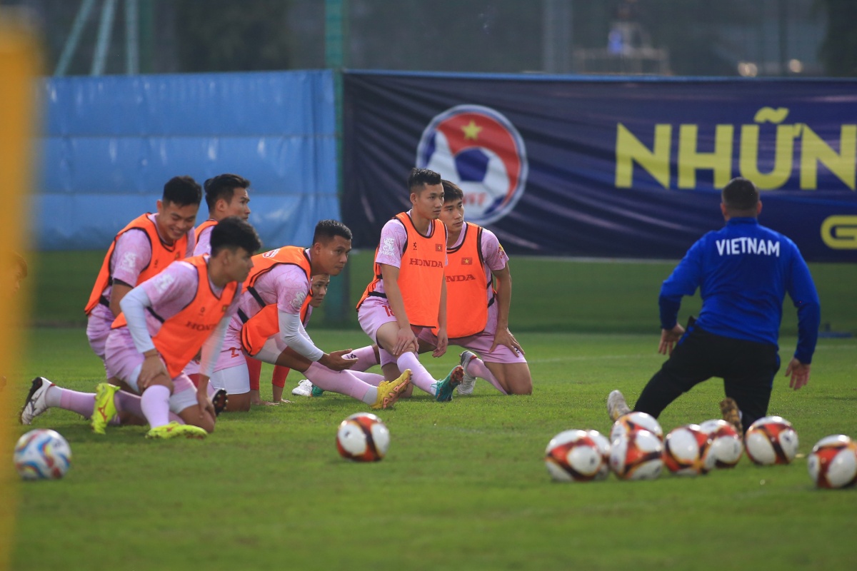 Tuyển Việt Nam tập bài độc, sẵn sàng đối phó Indonesia 5