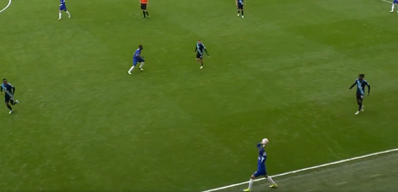 Nhìn lại sai lầm khó tin của Axel Disasi trước Leicester 1