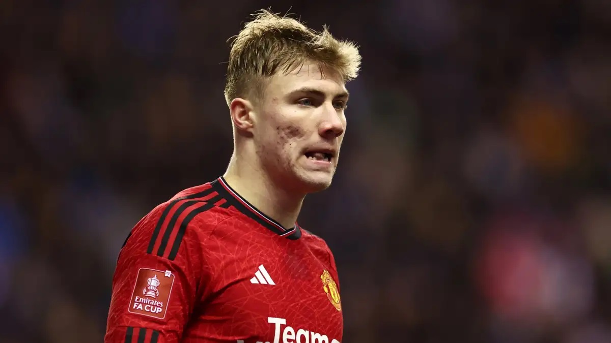 Rasmus Hojlund lạc lõng trên hàng công MU 1 Rasmus Hojlund lạc lõng trên hàng công MU 1