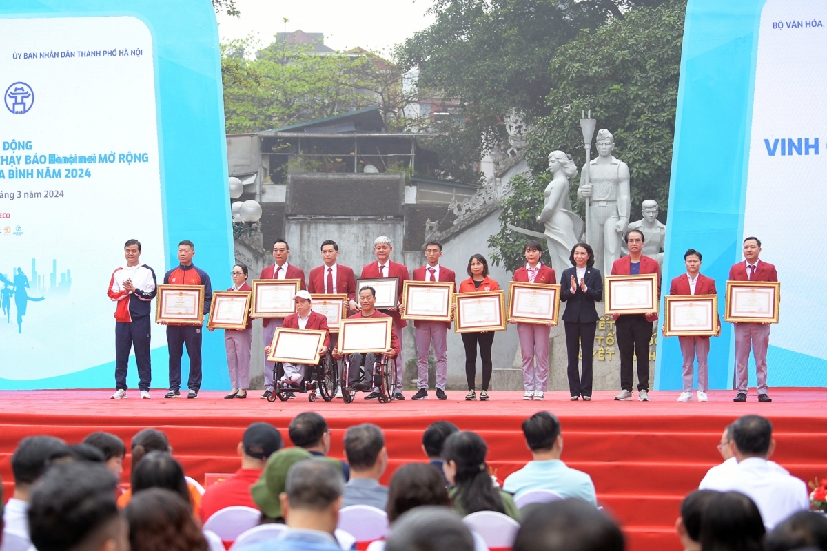 ĐT nữ Việt Nam nhận danh hiệu Đội Thể thao tiêu biểu 1