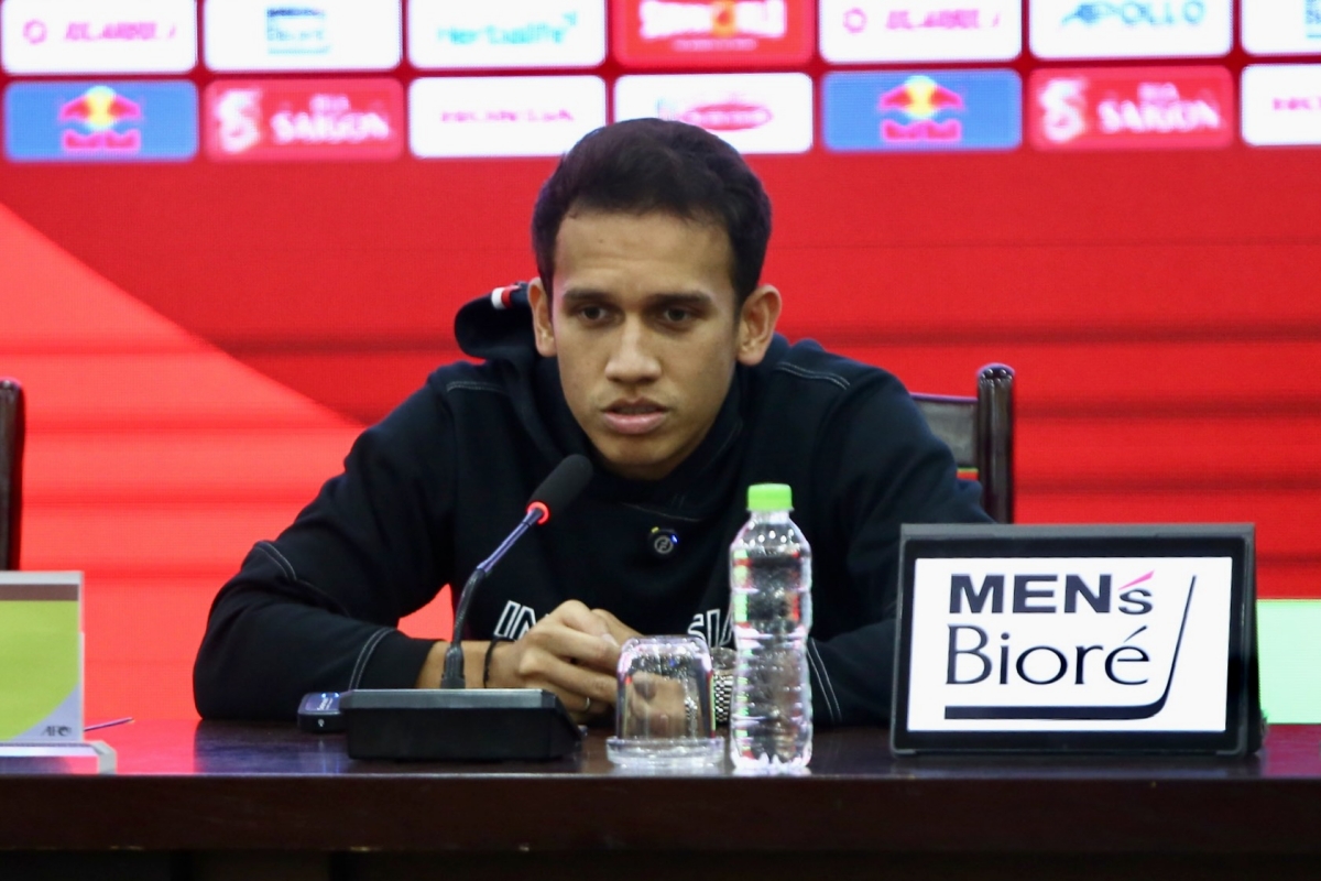 Egy Maulana chia se truoc tran gap Viet Nam 25/3