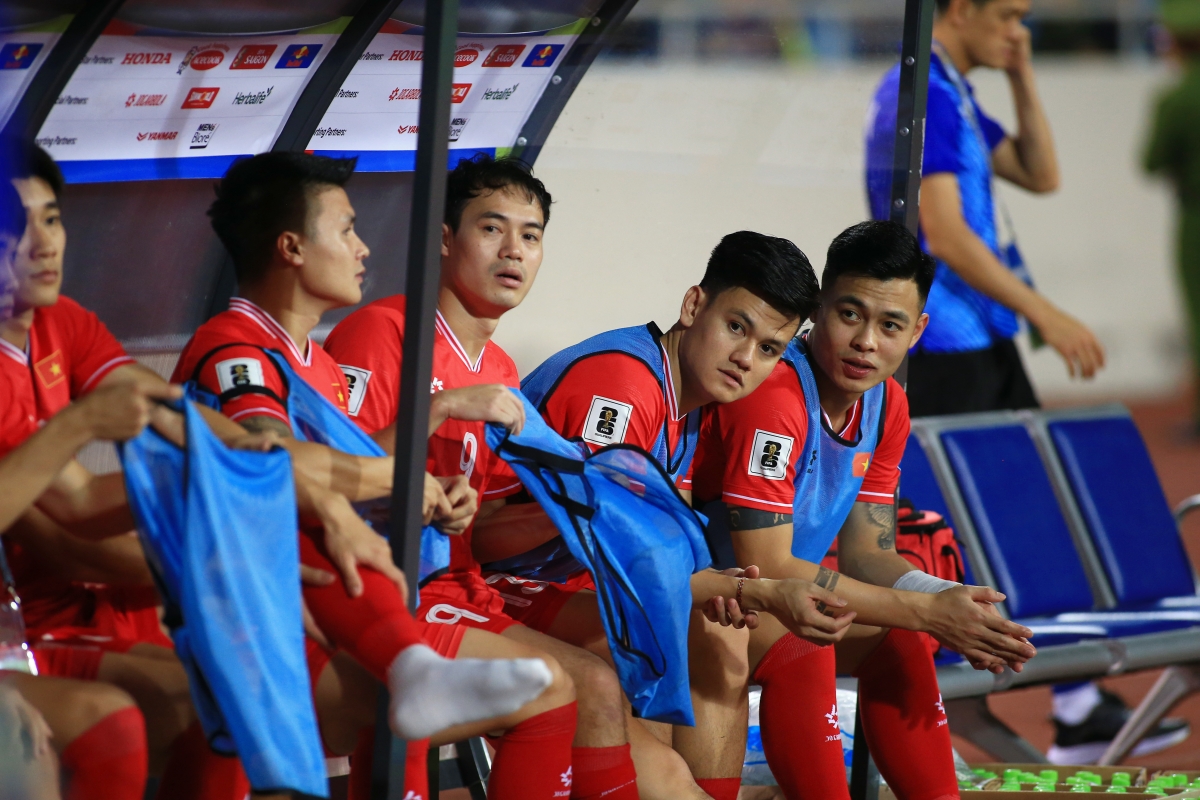 Phản ứng của Quang Hải khi không được HLV Troussier sử dụng 1