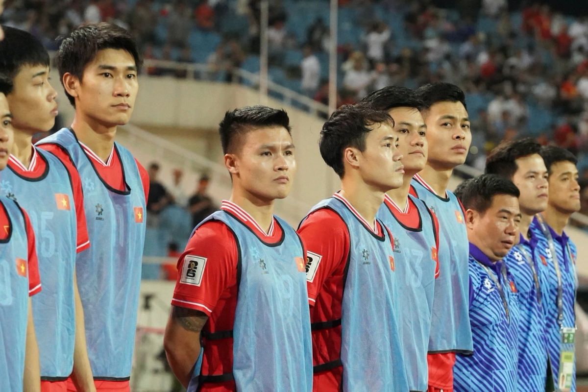 Rệu rã sau thất bại trước Indonesia, ĐT Việt Nam lầm lũi rời sân 6 Rệu rã sau thất bại trước Indonesia, ĐT Việt Nam lầm lũi rời sân 6