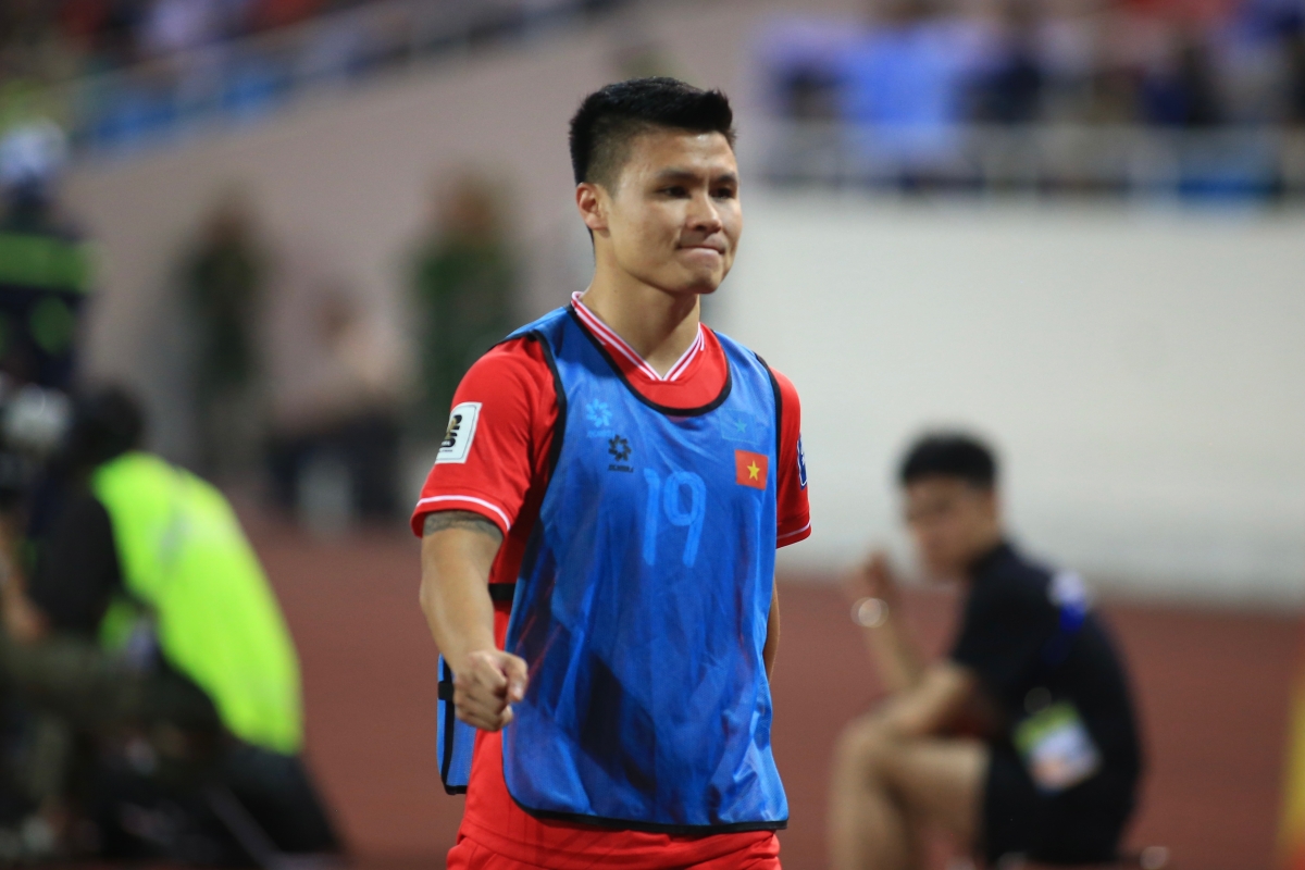 Văn Toàn nói gì khi ông Troussier không trọng dụng Quang Hải 1