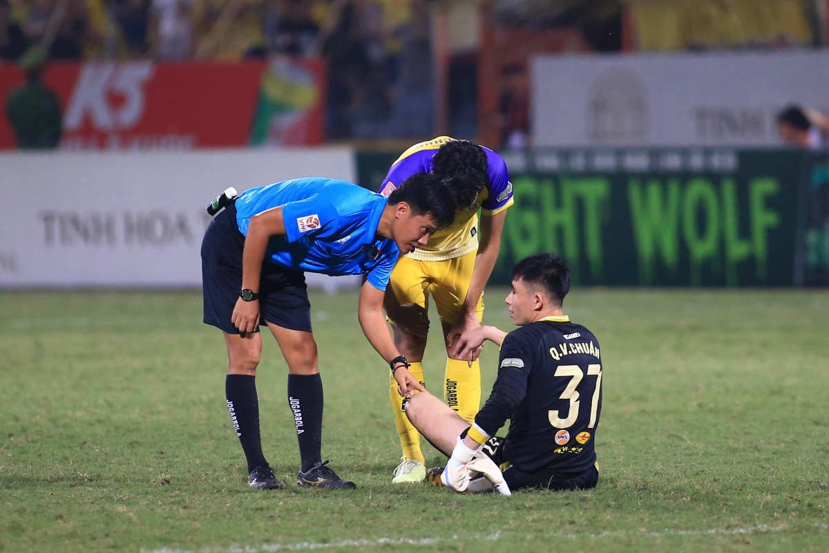 Quan Van Chuan Ha Noi vs Nam dinh 31/3