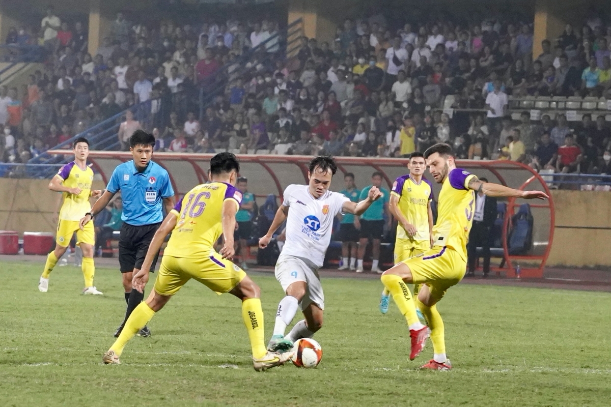 Bộ đôi ngoại binh giúp Nam Định lần đầu đánh bại Hà Nội trên sân Hàng Đẫy 3