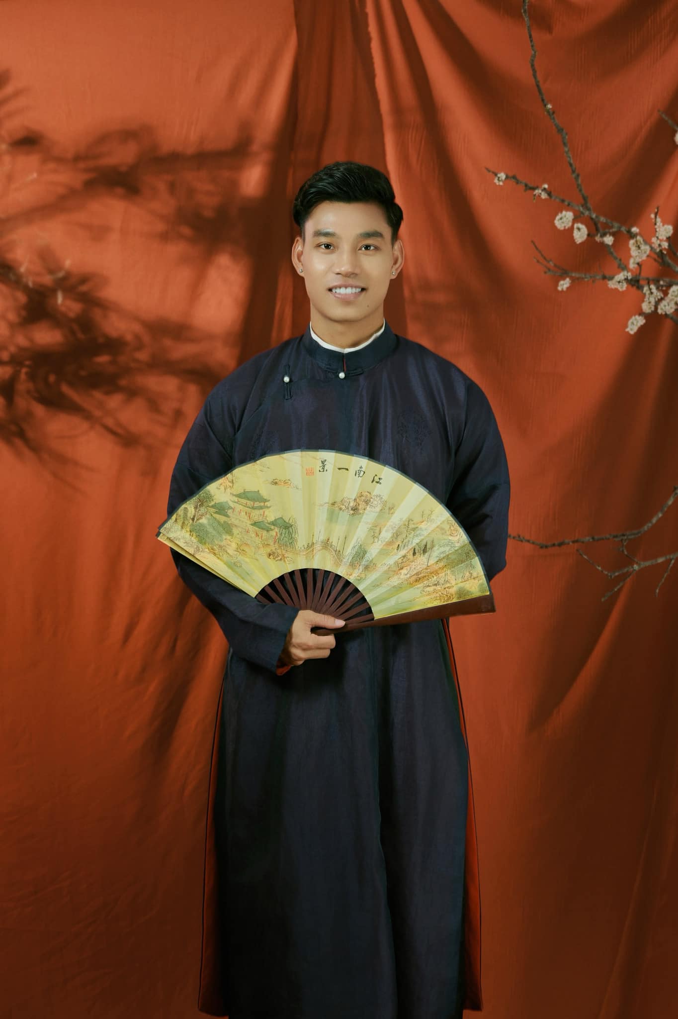 Lộ diện bạn gái tin đồn hơn tuổi của hậu vệ Vũ Văn Thanh 6