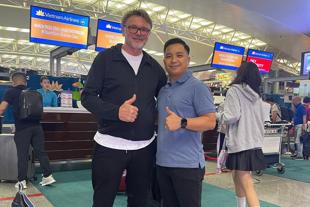 HLV Philippe Troussier trở về Pháp tối 3/4 HLV Philippe Troussier tro ve Phap toi 3/4