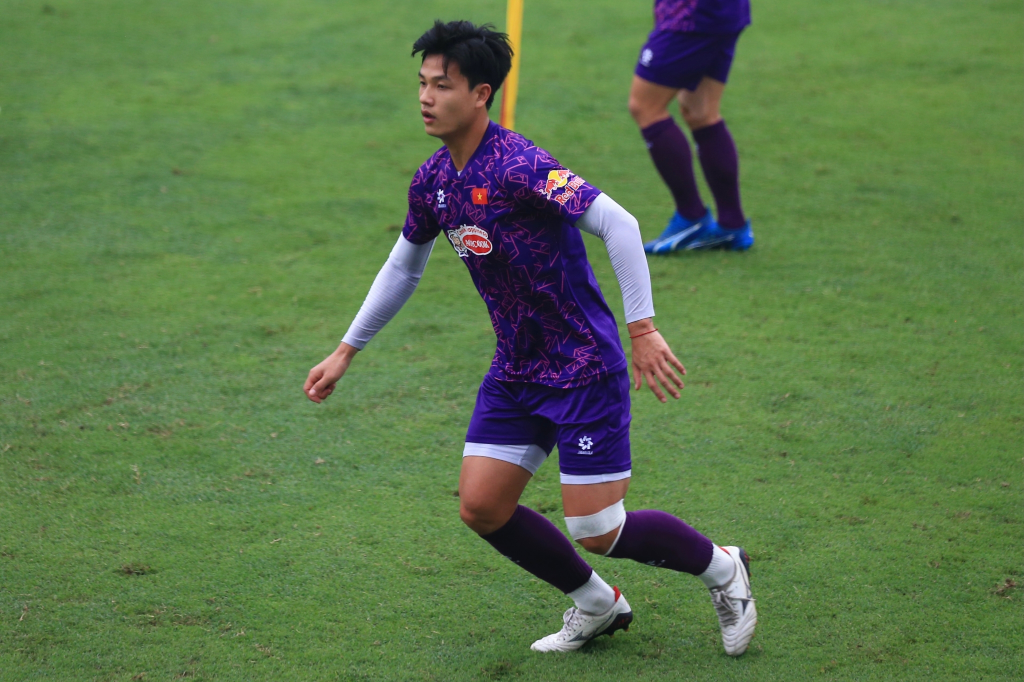 HLV Hoàng Anh Tuấn đối mặt thử thách trước ngày lên đường sang Qatar 8