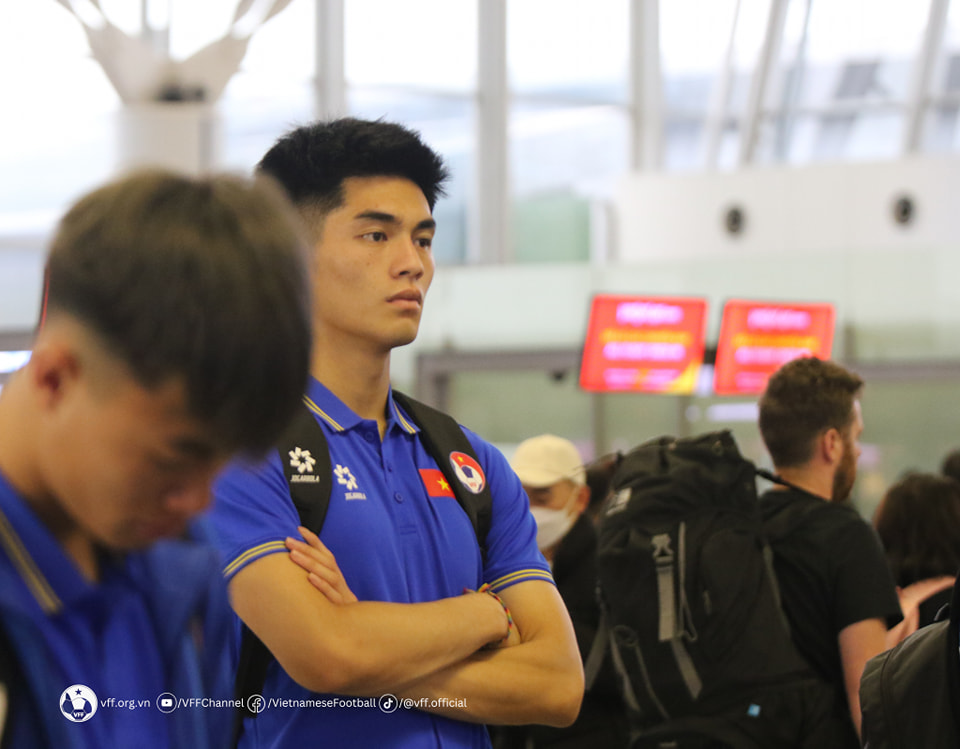 U23 Việt Nam tươi rói trước giờ lên đường sang Qatar 4 U23 Việt Nam tươi rói trước giờ lên đường sang Qatar 4