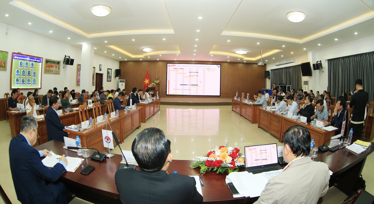 Những thay đổi của VLeague 202425 Khởi tranh tháng 9, áp dụng VAR mọi trận đấu, 6 quãng nghỉ ĐT quốc gia 3 Những thay đổi của VLeague 202425 Khởi tranh tháng 9, áp dụng VAR mọi trận đấu, 6 quãng nghỉ ĐT quốc gia 3