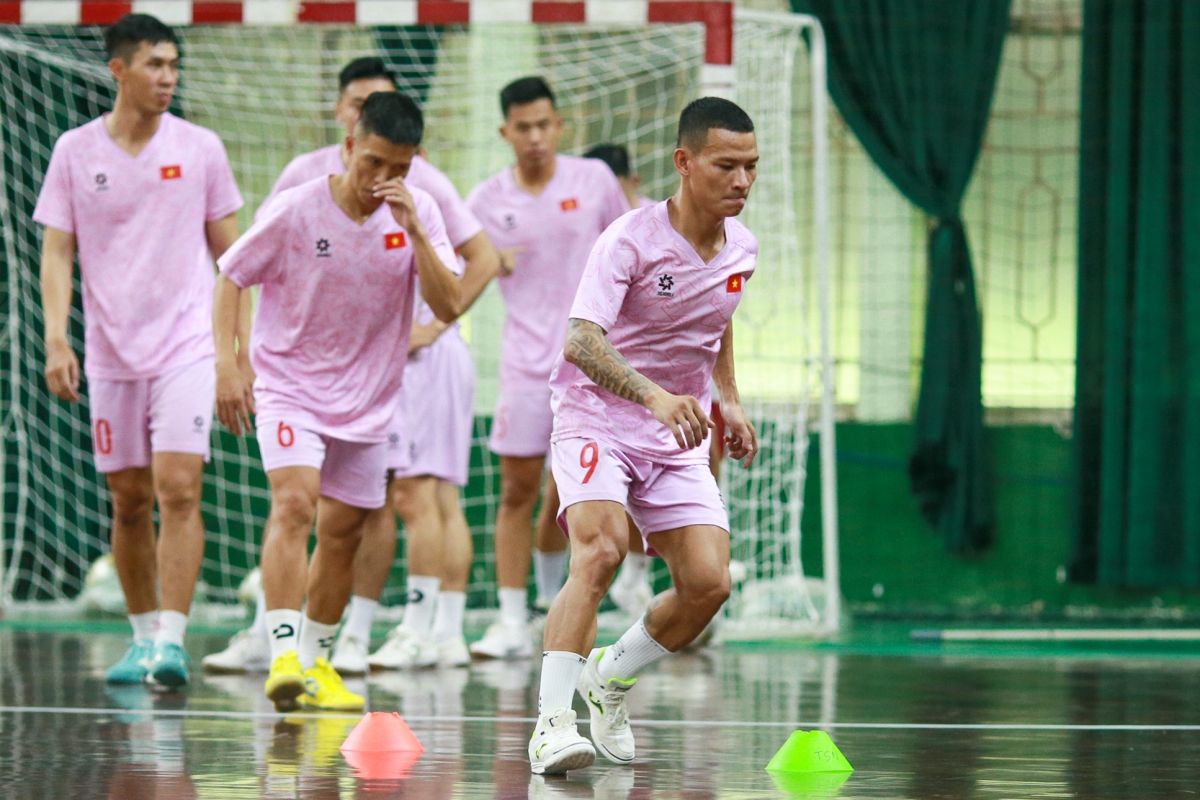 dT futsal Viet Nam truoc ngay len duong du giai chau a