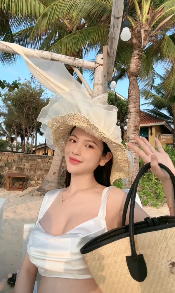 Vợ chồng Quang Hải đi hưởng tuần trăng mật 1