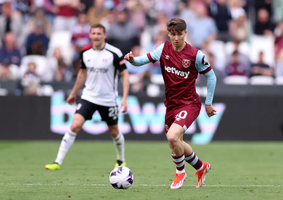 Sao trẻ West Ham dính chấn thương nặng trong trận ra mắt 1