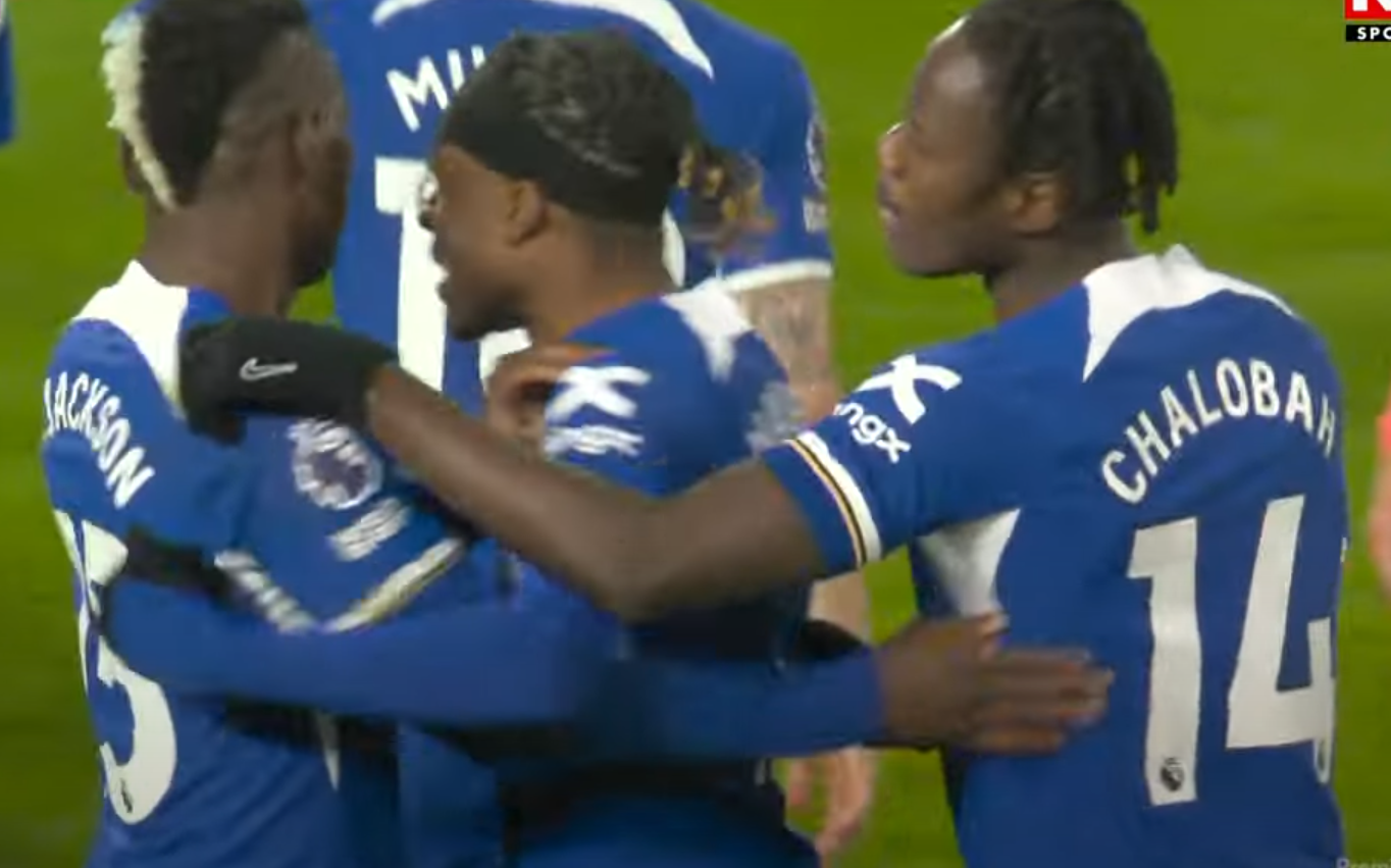 Nicolas Jackson từ chối ăn mừng khi Cole Palmer ghi bàn 2 Nicolas Jackson từ chối ăn mừng khi Cole Palmer ghi bàn 2