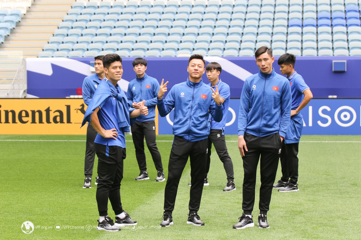 ĐT U23 Việt Nam thoải mái tham quan SVĐ Al Janoub 1 ĐT U23 Việt Nam thoải mái tham quan SVĐ Al Janoub 1