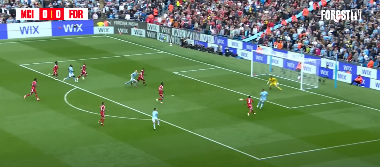 Khi Foden đã luyện cú sút của mình đạt tới cảnh giới hoàn hảo 14 Khi Foden đã luyện cú sút của mình đạt tới cảnh giới hoàn hảo 14