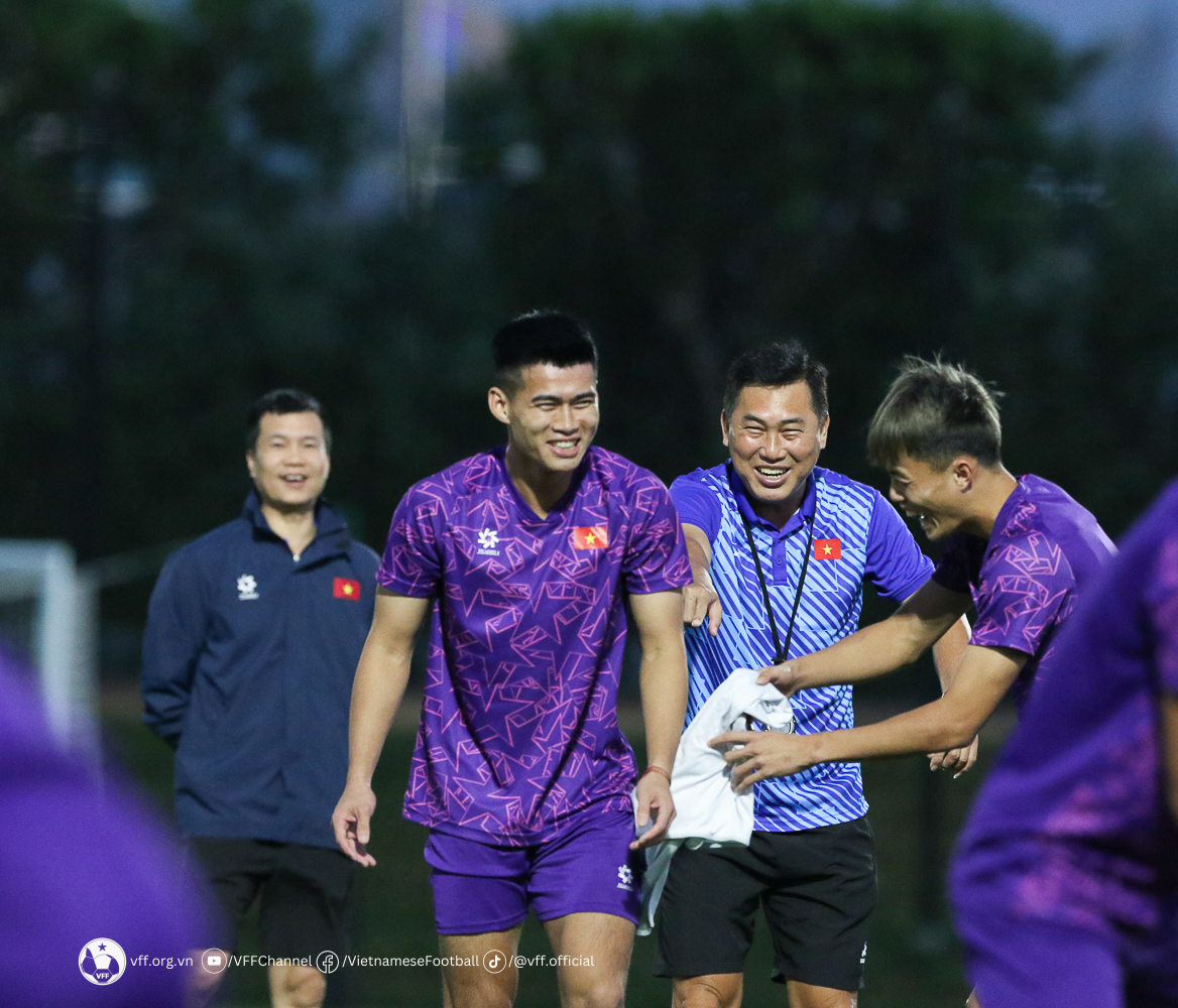 Nụ cười lạc quan của U23 Việt Nam trước trận ra quân gặp U23 Kuwait 7 Nụ cười lạc quan của U23 Việt Nam trước trận ra quân gặp U23 Kuwait 7