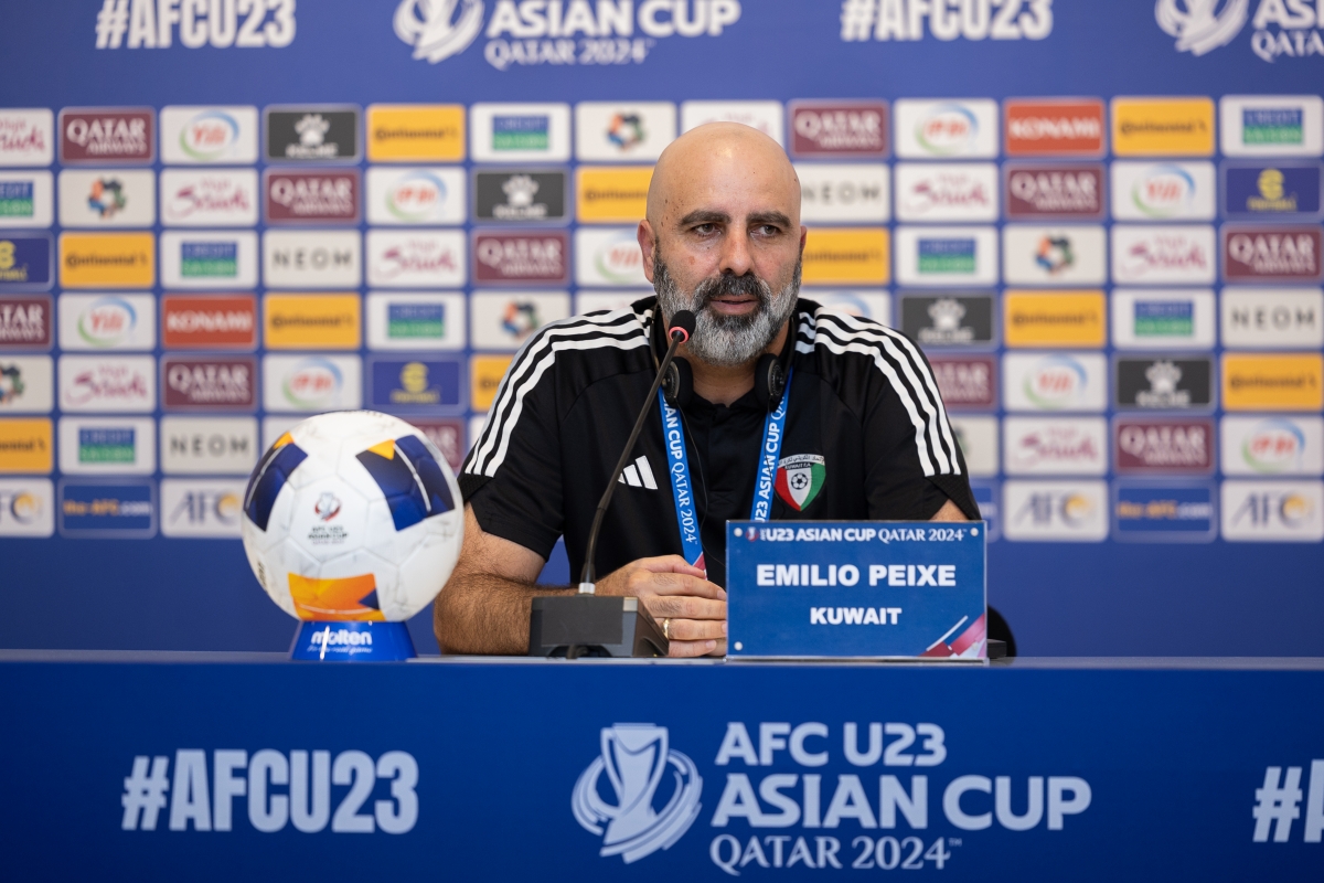 HLV Emilio Peixe chia se sau tran thua U23 Viet Nam