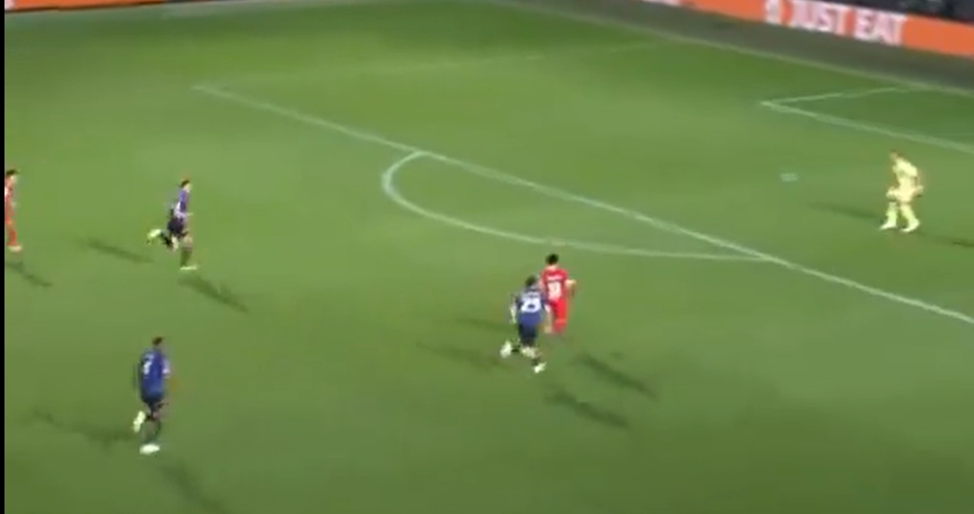 Peter Crouch chỉ trích Mohamed Salah 1