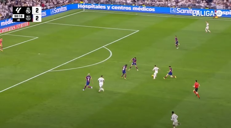 Lucas Vazquez và màn trình diễn kinh điển của một vai phụ 8 Lucas Vazquez và màn trình diễn kinh điển của một vai phụ 8