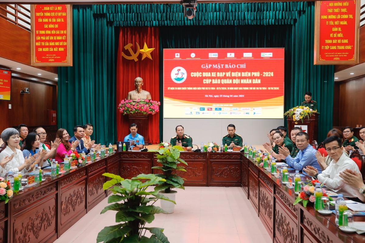 10 đội tham gia cuộc đua xe đạp khơi dậy ý chí quyết thắng Điện Biên Phủ 2 10 đội tham gia cuộc đua xe đạp khơi dậy ý chí quyết thắng Điện Biên Phủ 2