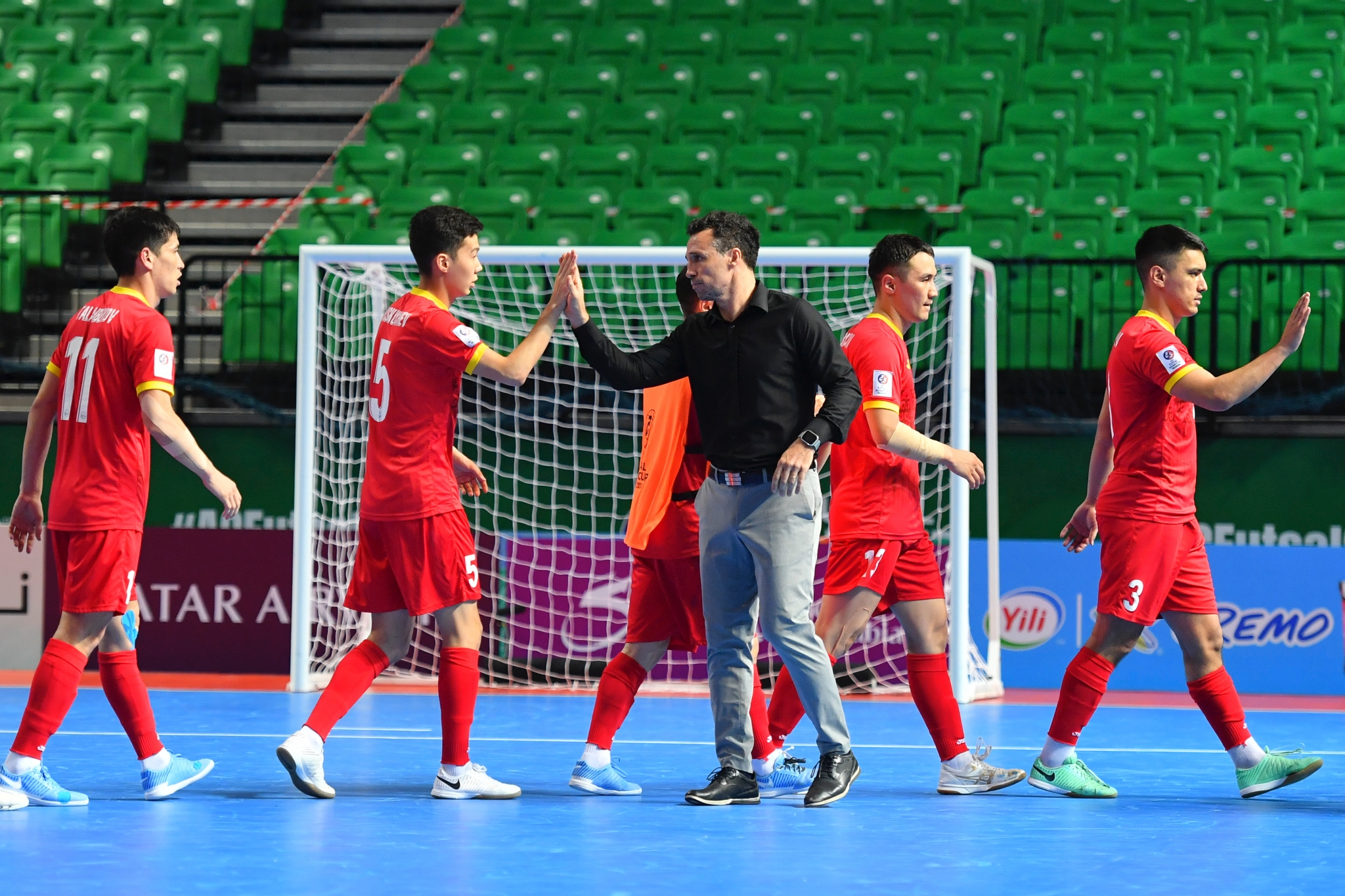 ĐT futsal Việt Nam thất bại trong trận playoff dT futsal Viet Nam that bai trong tran playoff