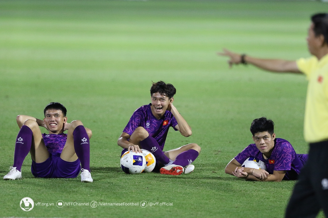 Bui Vi Hao U23 Viet Nam tap luyen