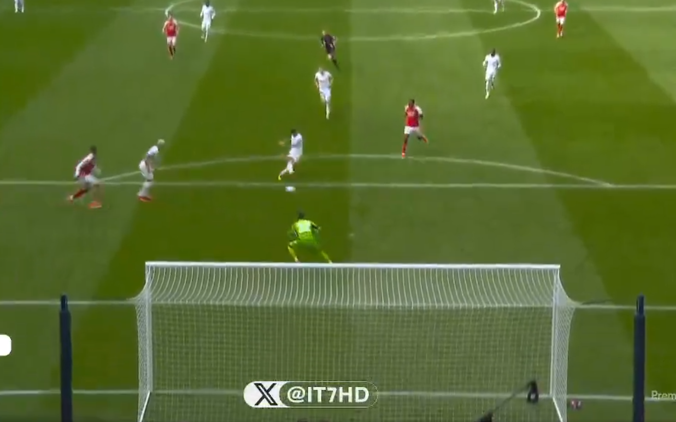 Cận cảnh sai lầm của David Raya trước Tottenham 3 Cận cảnh sai lầm của David Raya trước Tottenham 3