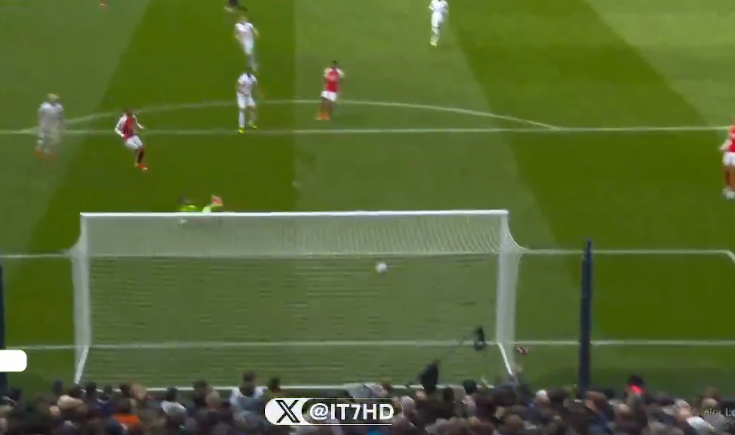 Cận cảnh sai lầm của David Raya trước Tottenham 4 Cận cảnh sai lầm của David Raya trước Tottenham 4