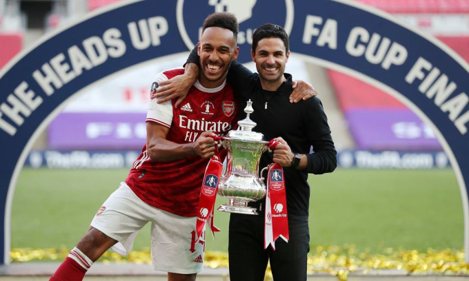 Vì sao Mikel Arteta khát khao sở hữu một trung phong đẳng cấp 2