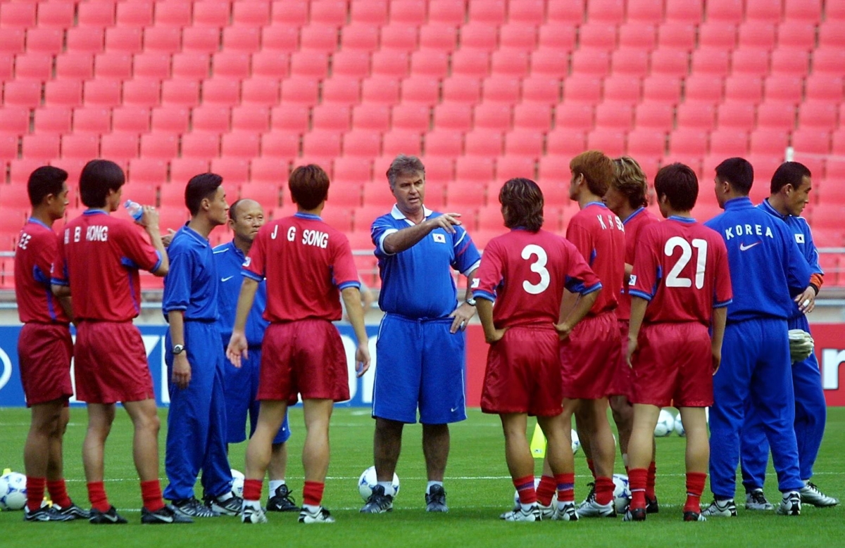 Trận đấu đặc biệt có sự góp mặt của 3 đời HLV ĐT Việt Nam 4
