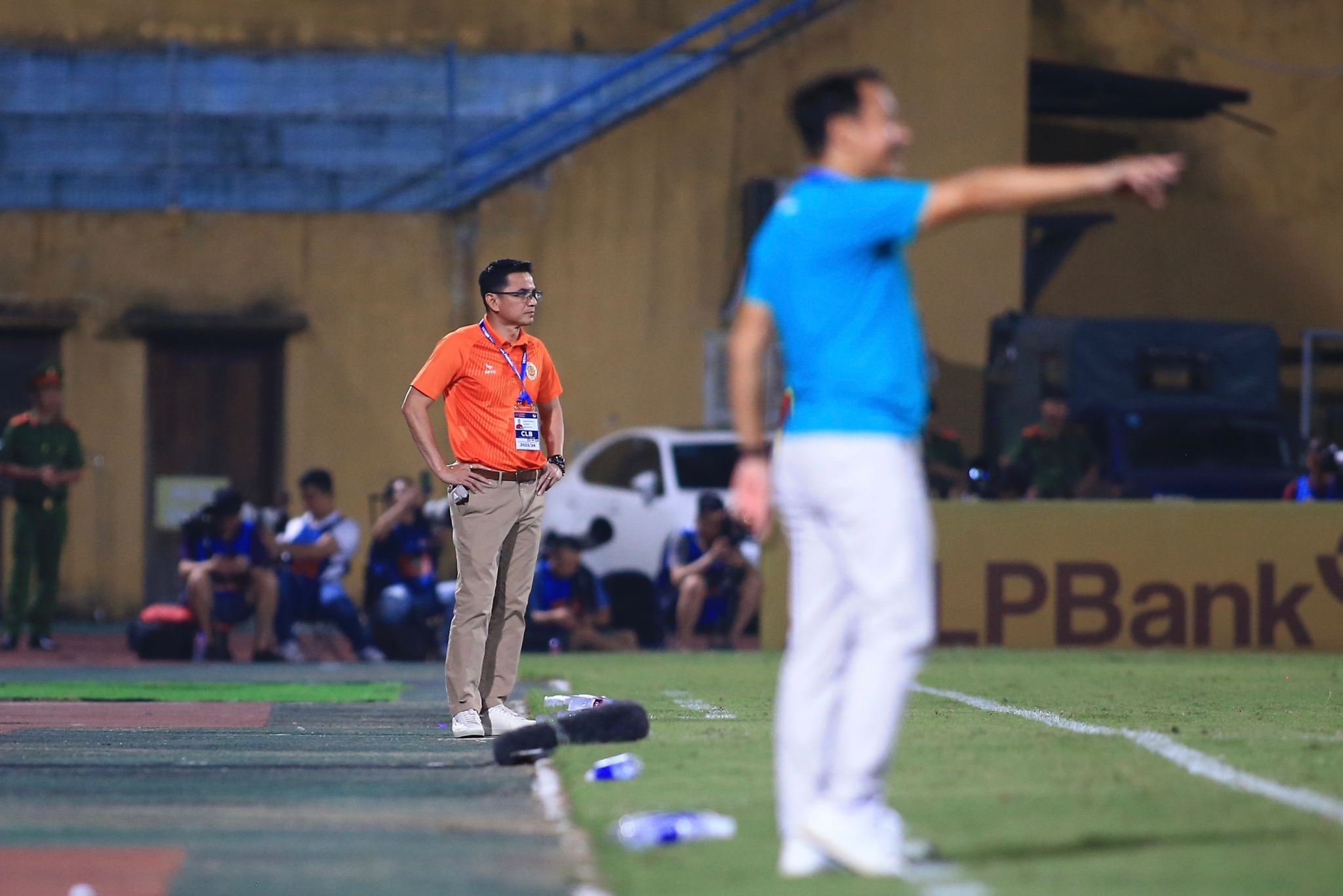 HLV Kiatisuk nói về trận thua ngược Nam Định ở vòng 16 HLV Kiatisuk noi ve tran thua nguoc Nam dinh o vong 16