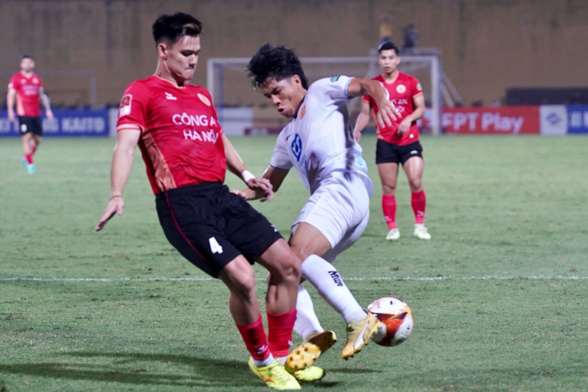 Cong an Ha Noi vs Nam dinh 4/5