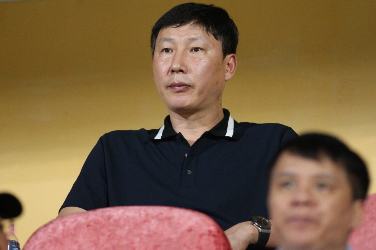 HLV Kim Sang Sik dự khán trận Viettel vs HAGL 5/5 HLV Kim Sang Sik du khan tran Viettel vs HAGL 5/5