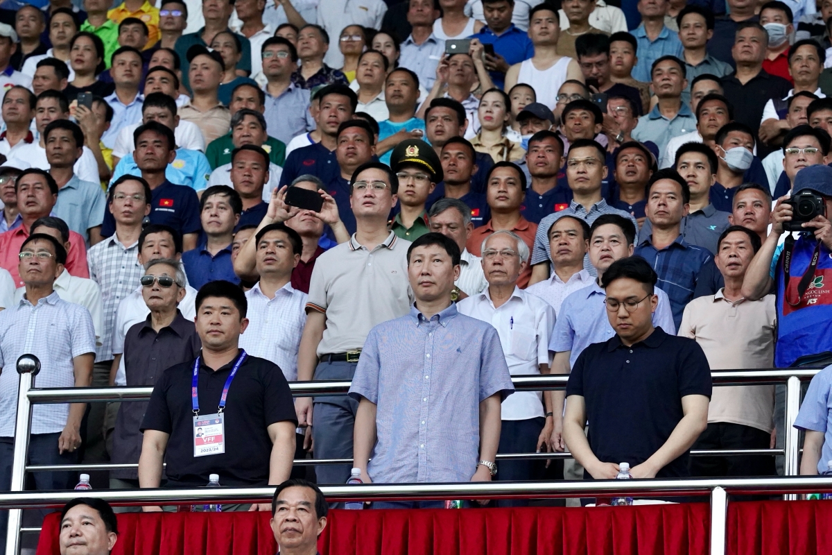 HLV Kim Sang Sik ĐT Việt Nam chuẩn bị cho chức vô địch ASEAN Cup 2024 2 HLV Kim Sang Sik ĐT Việt Nam chuẩn bị cho chức vô địch ASEAN Cup 2024 2