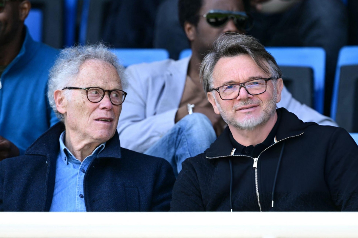 HLV Philippe Troussier xuất hiện trong trận đấu của U23 Indonesia HLV Philippe Troussier xuat hien trong tran dau cua U23 Indonesia